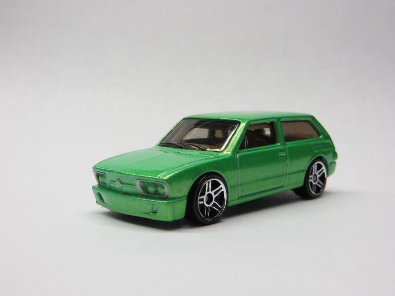 Illustration for article titled A few pics from my recent Hot Wheels haul! 993 FTW!